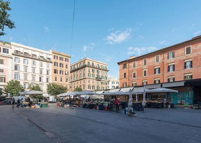 Lively Roma Trastevere Renovated Apartment - Fromhometorome